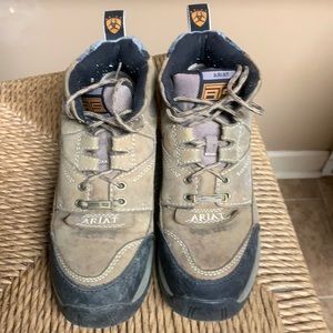 Ladies ariat steel toe boots lightly used non smoking home size 7